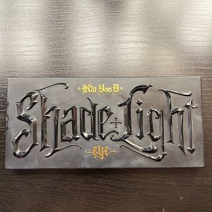 Kat Von D shade of light eyeshadow pallete